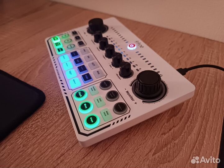 Микшерный пульт