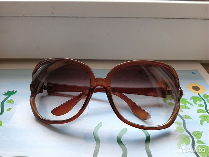 Солнцезащитные очки