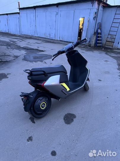 Электроскутер Zeeho AE6+