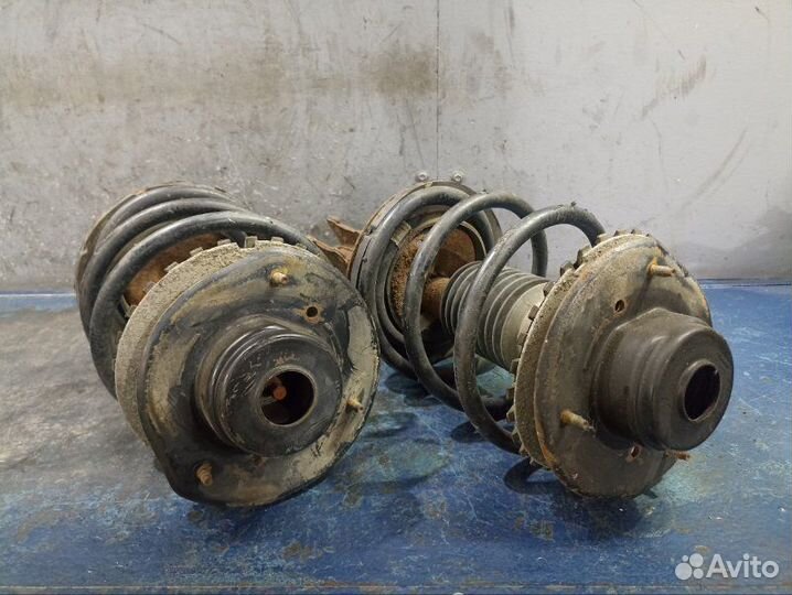 Стойки комплект передние Chrysler Voyager 4