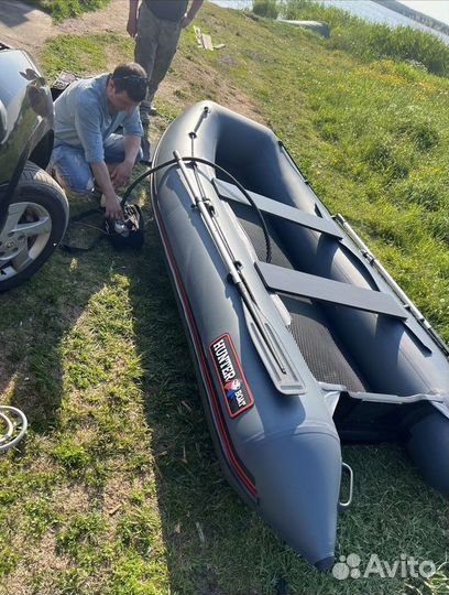 Лодка Hunterboat с мотором