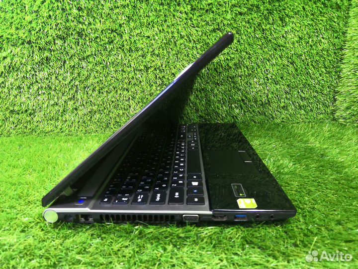 Мощный игровой ноутбук с новой батареей. Рассрочка
