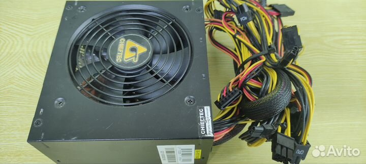 Блок питания Chieftec core 700W 80+ Gold