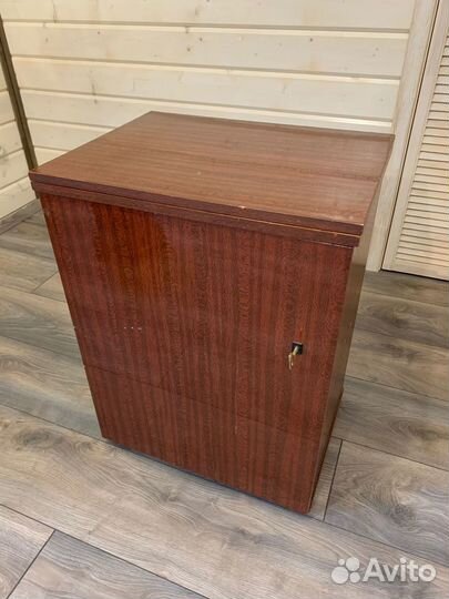 Швейная машина Чайка