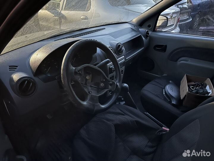 В разборе Рено логан 1.4