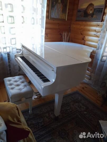 Кабинетный Рояль Yamaha GC-1, Белого цвета