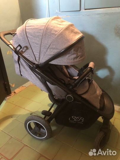 Прогулочная коляска