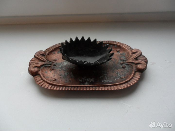 Старинные интерьерные пепельницы