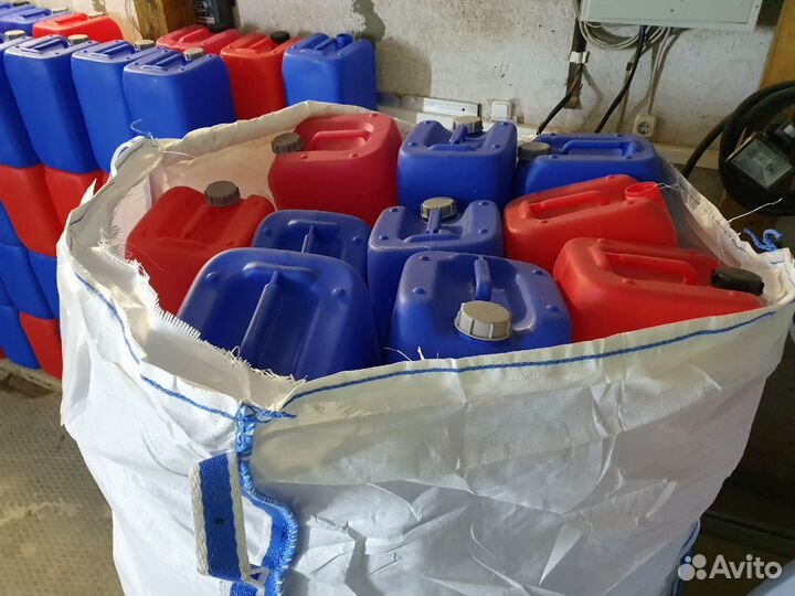 Канистры пластиковые