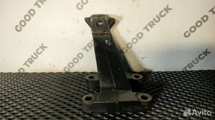 Кронштейн двигателя передний левый