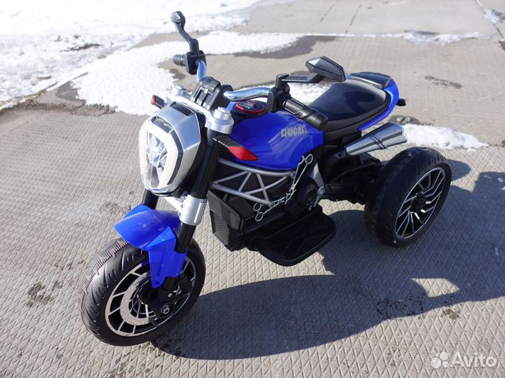 Детская электрический трицикл Ducati (новый)