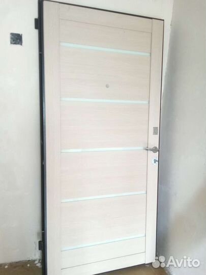 Дверь входная металлическая бу