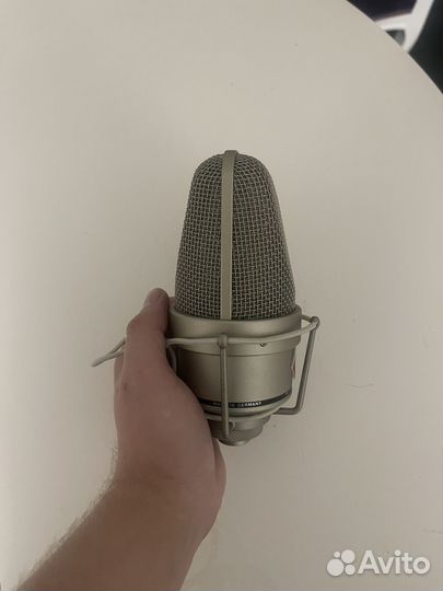 Студийный микрофон