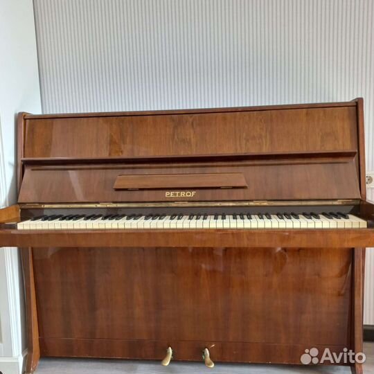 Фортепиано Petrof