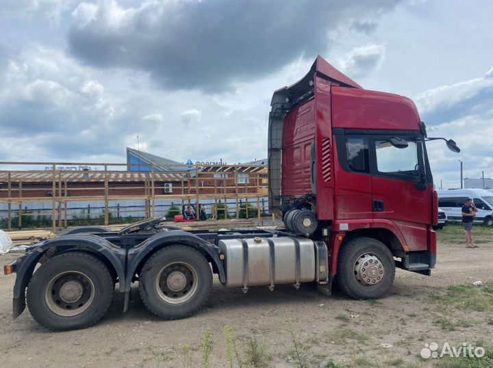 Shacman (Shaanxi) SX42584V324, 2022