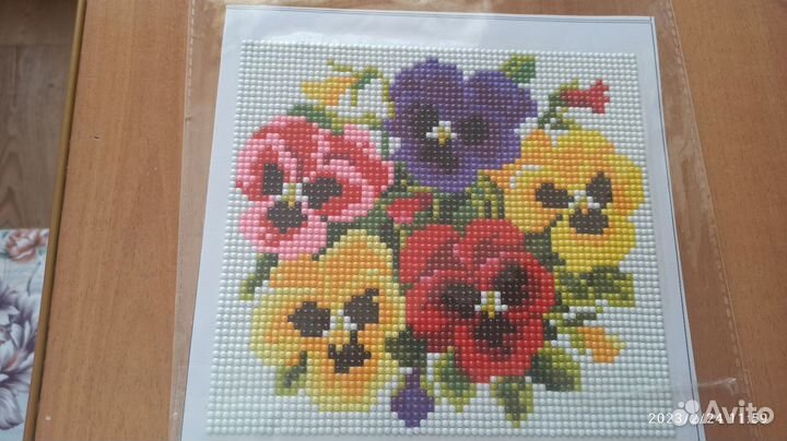Картина стразами. Отличный подарок к 8 марта