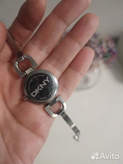 Часы dkny