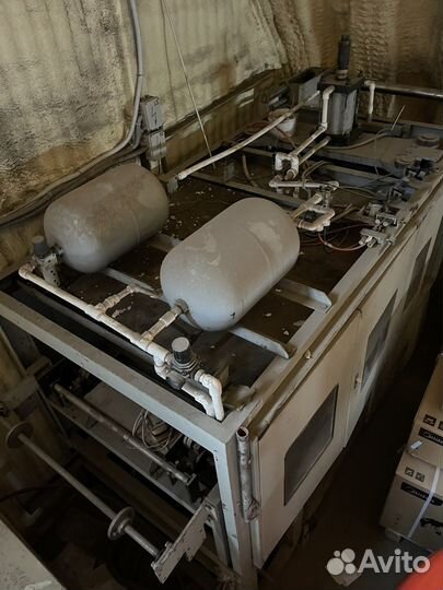 Машина для производства пластиковых стаканчиков