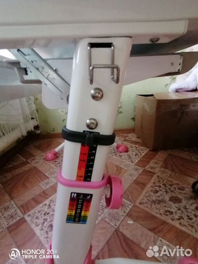 Школьная парта и стул