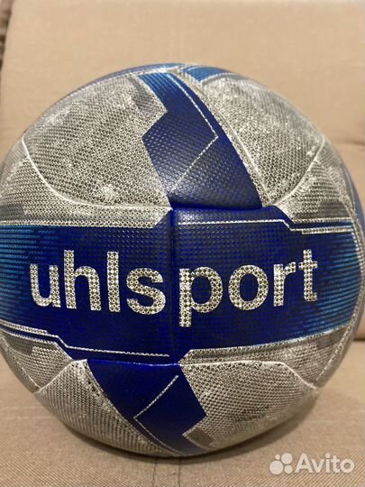 Футбольный мяч uhlsport