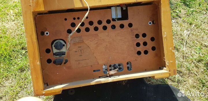 Радиоприемник проигрыватель пластинок