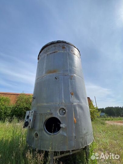 Емкости вертикальные нержавеющие, 25м3