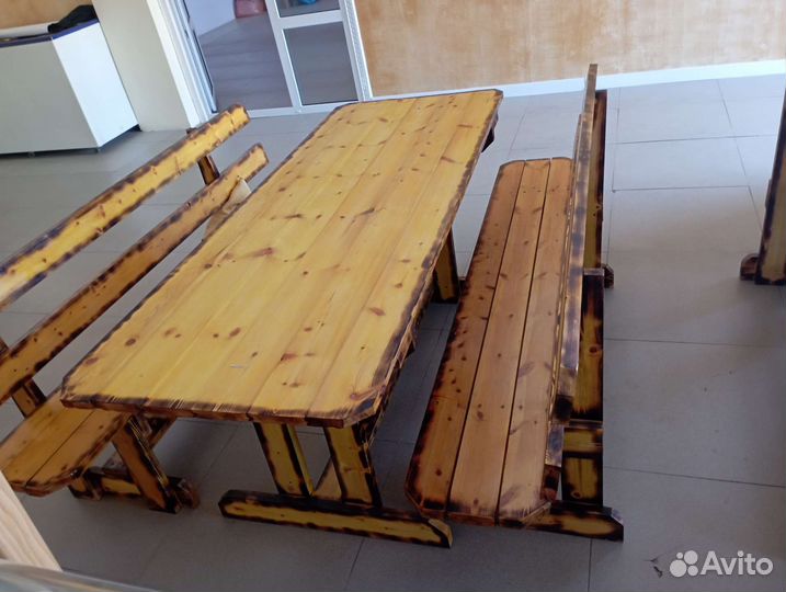 Стол со скамейками