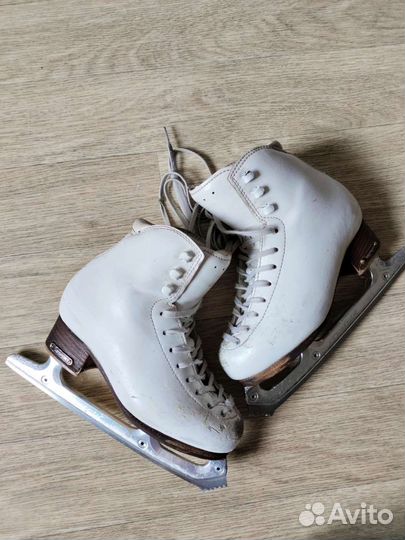Коньки фигурные профессиональные Риспорт, 22