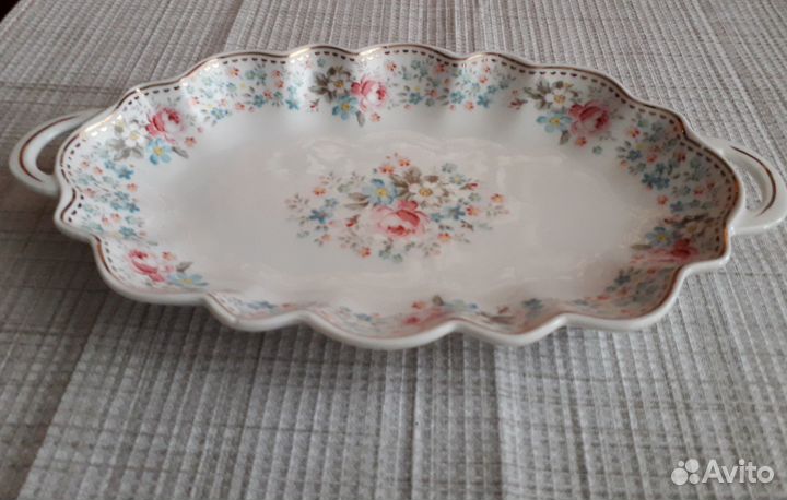 Фарфоровое блюдо мадемуазель Кики