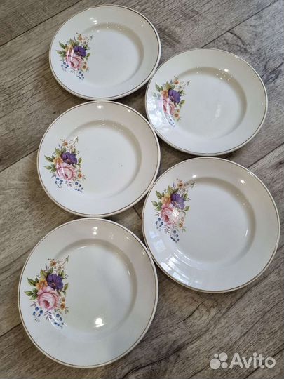 Тарелка плоская