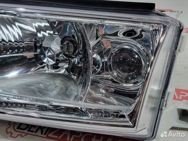 Фара передняя левая Skoda Octavia A4