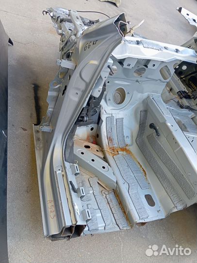 Четверть передняя левая Audi a4 b9 2015-2024