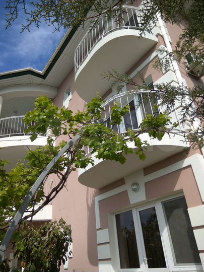 Дом 310 м² на участке 6,9 сот.