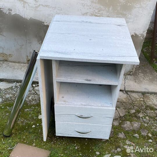 Маникюрный стол складной