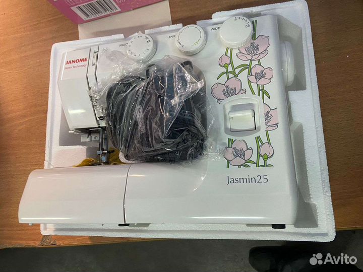 Швейная машина Janome Jasmin 25