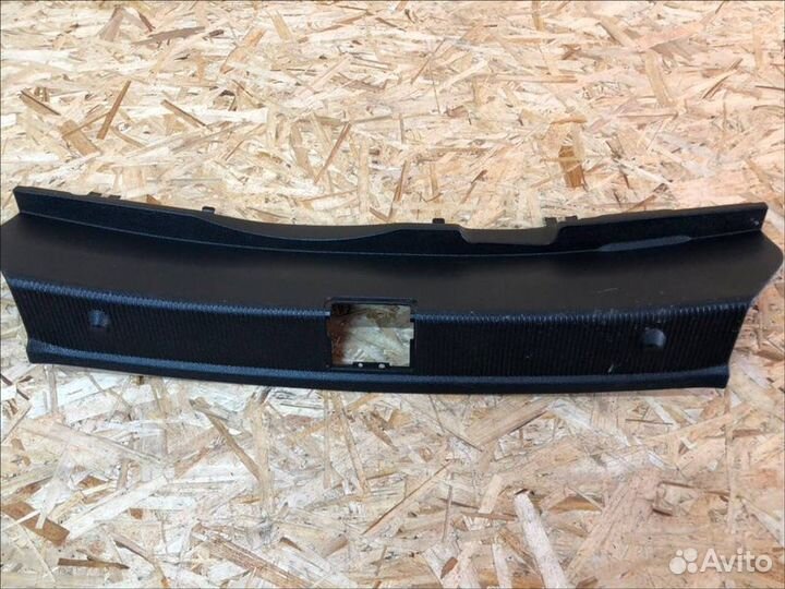 Накладка багажника Mercedes C W204 646.811 OM646