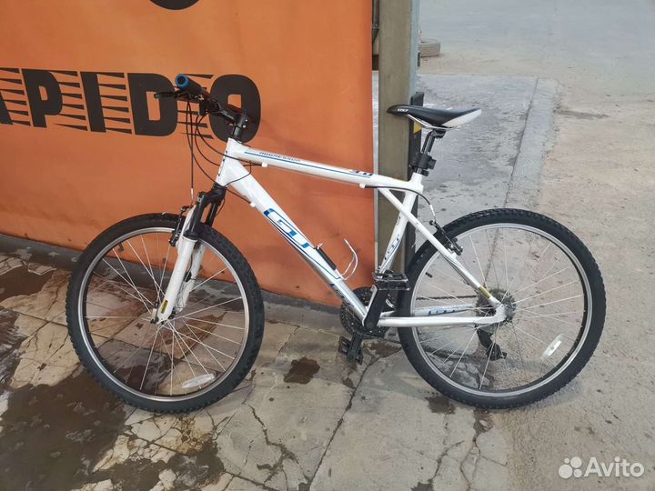 Взрослый горный велосипед GT, рама L (колеса 26)