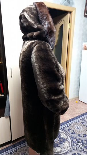 Шуба мутоновая с капюшоном