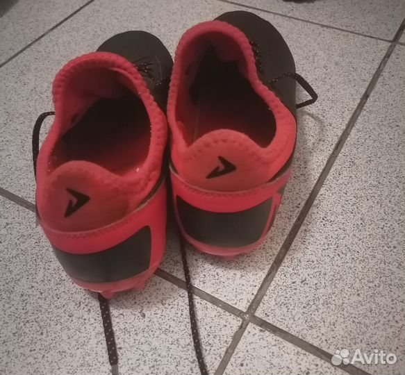 Продам футбольные бутсы 38 размер