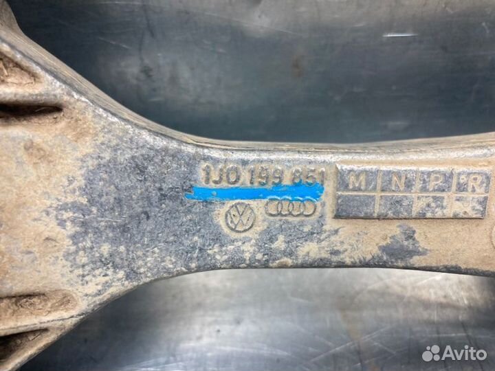 Опора кпп Volkswagen Golf 4 1997-2005 хетчбэк 1.9