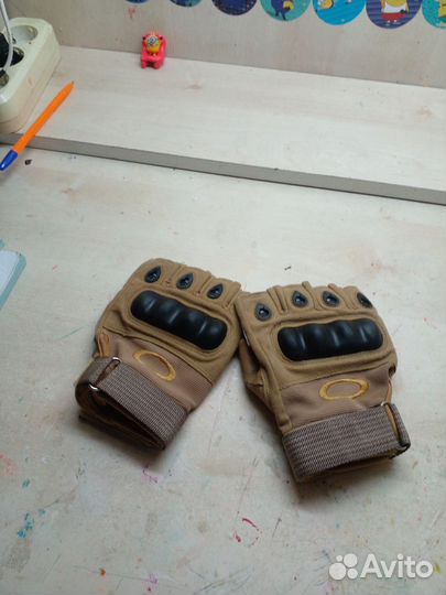 Перчатки тактические