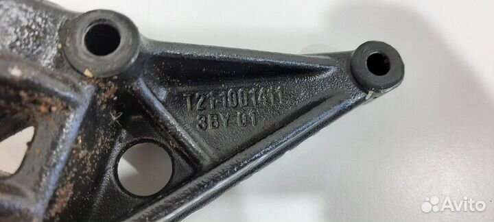 Кронштейн опоры двигателя правый