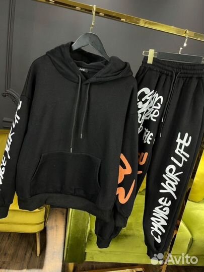 Спортивный костюм