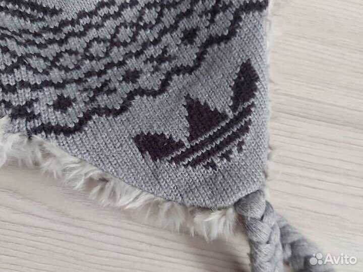 Шапка Adidas теплая с косичками