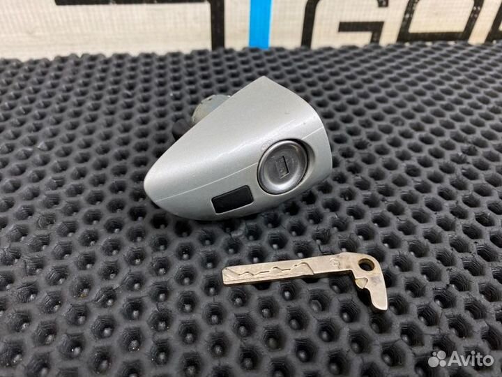 Личинка замка Mercedes-Benz B-Class W245 266.940