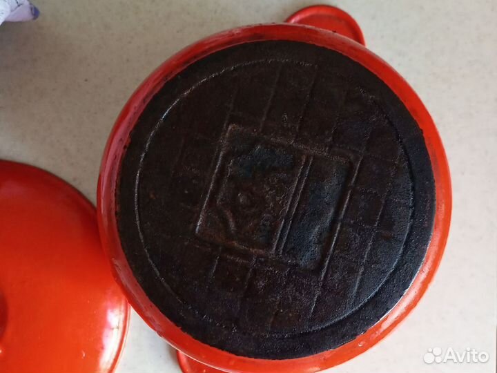 Кастрюля чугунная эмалированная СССР