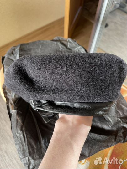 Берет женский шерсть, на кожаной резинке