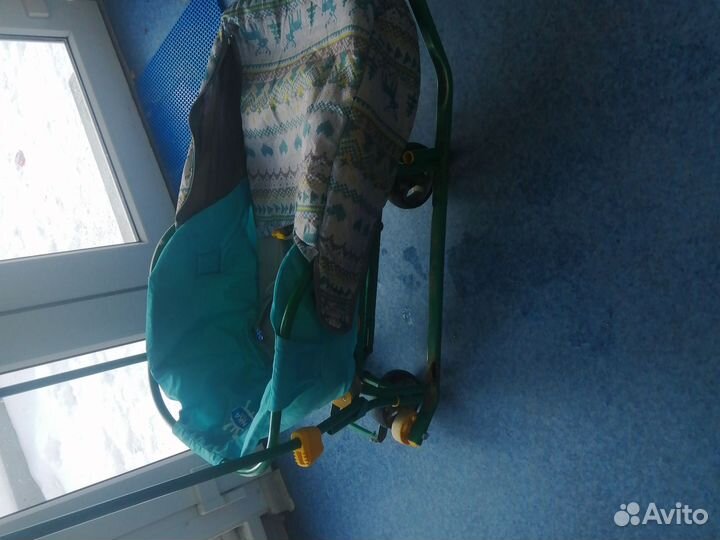 2 пакета вещей на мальчика и санки - коляска