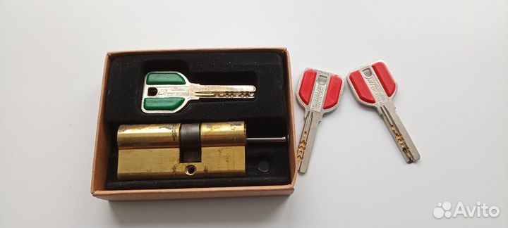 Замок входной двери, личинка