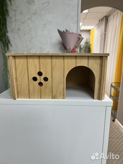 Деревянный домик для ежика или мелкого грызуна